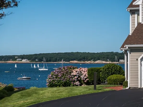 14 Raven Ln Unit 14, Gloucester, MA 01930