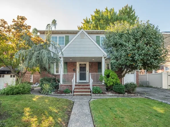 126 Hillman Dr, Elmwood Park Boro, NJ 07407