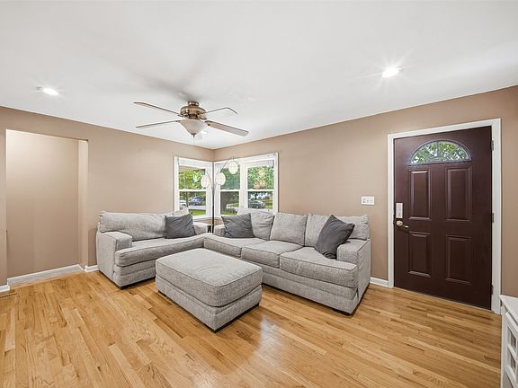 4th image of 704 15th St