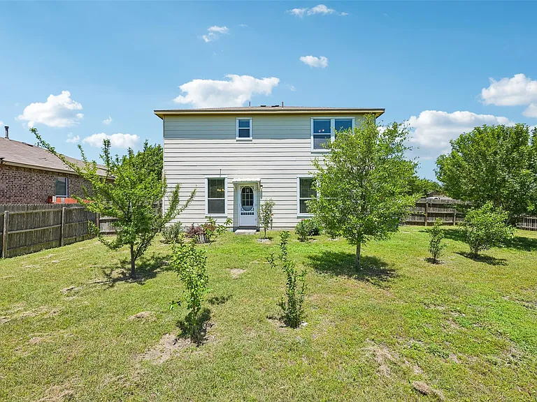 140 Lynn Crest Bnd — Photo 29