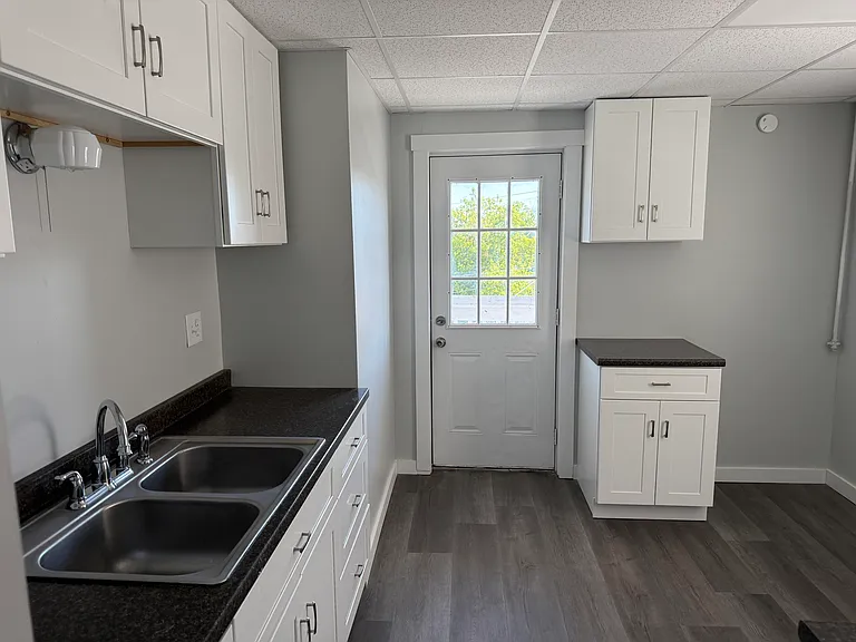 205 Bell St — Photo 2