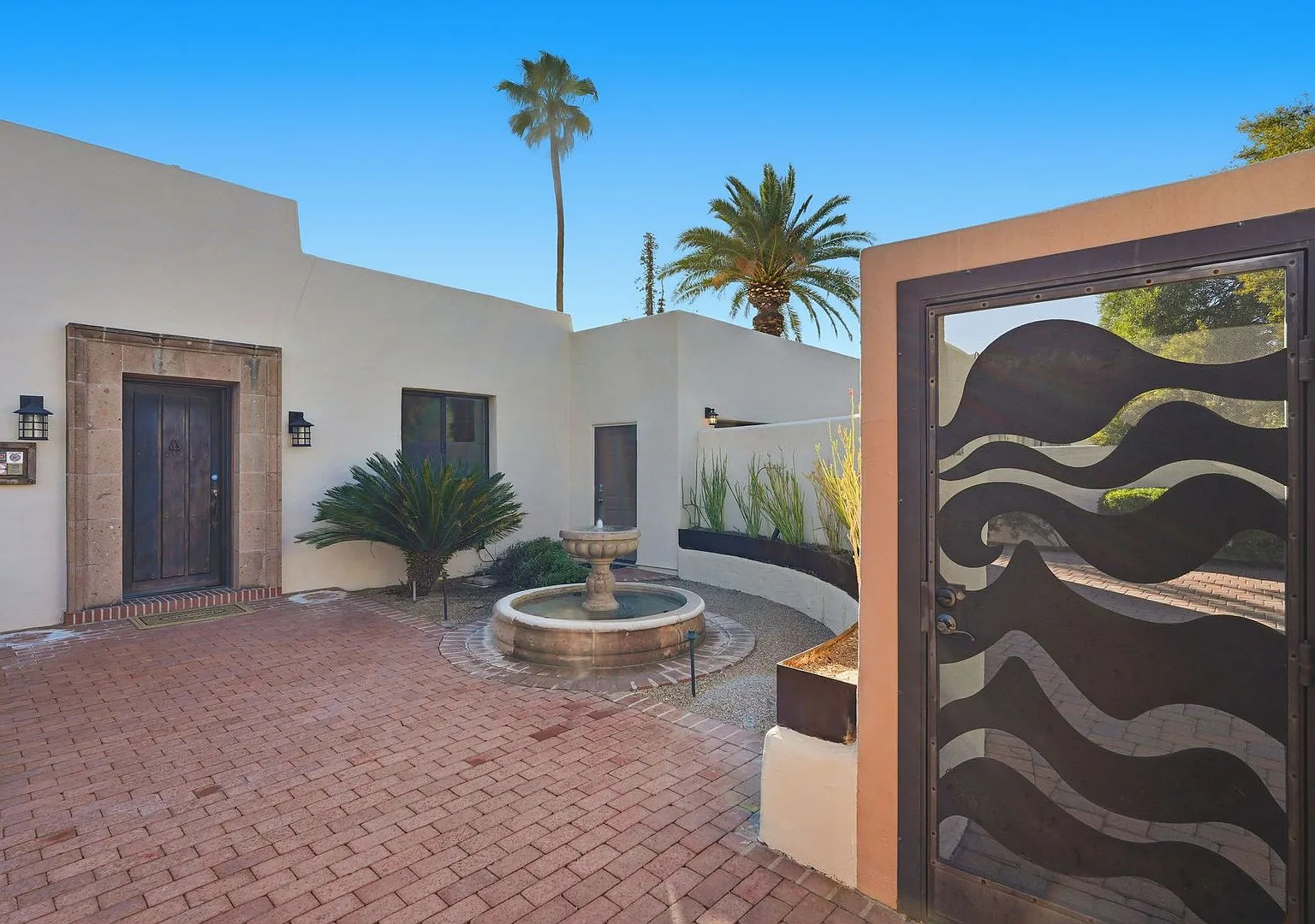 Elegant 3-Bedroom Home in Historic Tucson — Photo 3