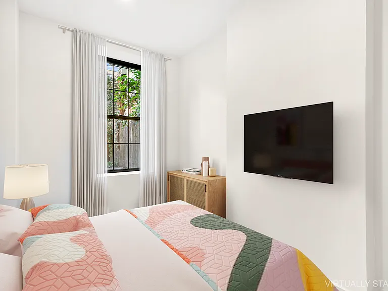 70 Middagh St #1B — Photo 8