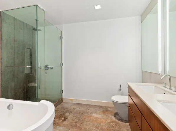 447 West 18th Street image 8 of 16