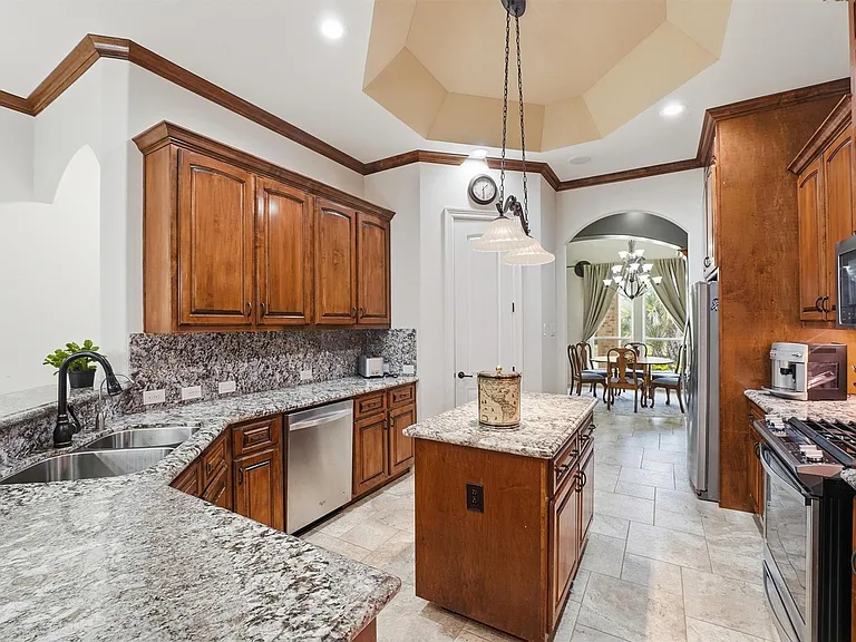 19623 Fairway Island Dr — Photo 3