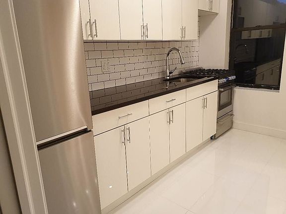 2nd image of 2431 Steinway St APT 15