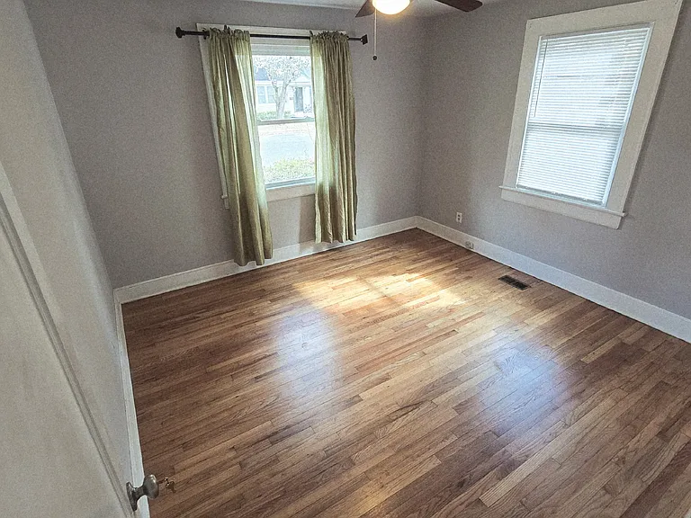 1147 Mimosa Dr — Photo 6