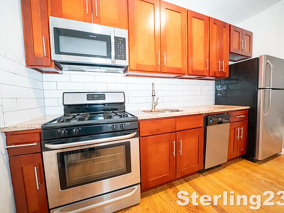 2nd image of 2821 37th St APT 1R