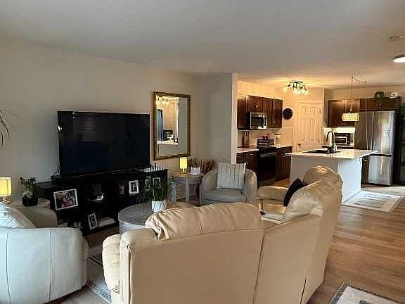 3rd image of 102 W Panatella Park NW