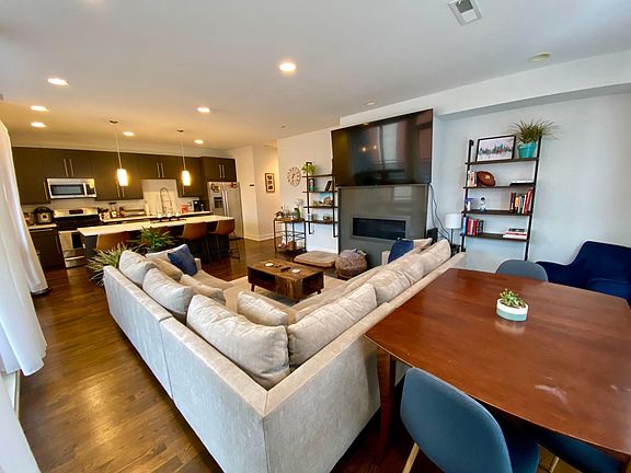 5th image of 2366 N Seeley Ave #3S