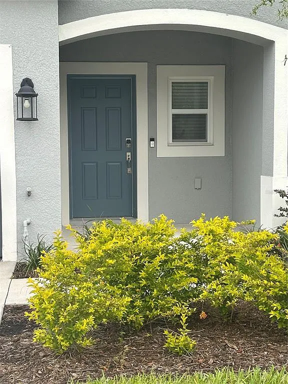 3 bed, 2.5 bath, 1373 sqft, $1,900 — Photo 1