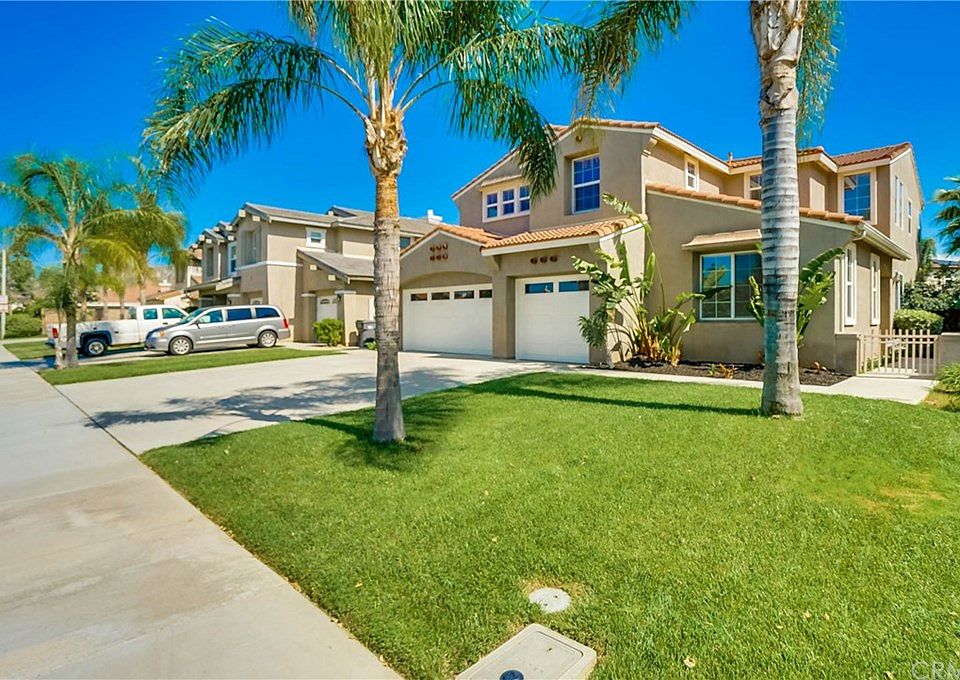 1st image of 27679 Gladstone Dr