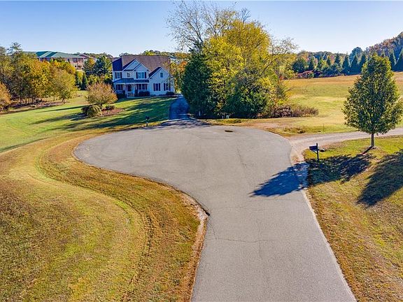 2nd image of 3261 Bayberry Ln