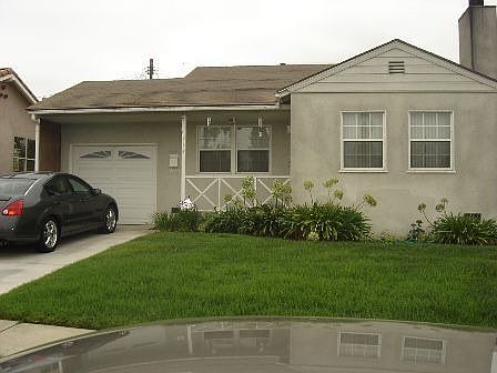 1st image of 714 W Rosecrans Ave