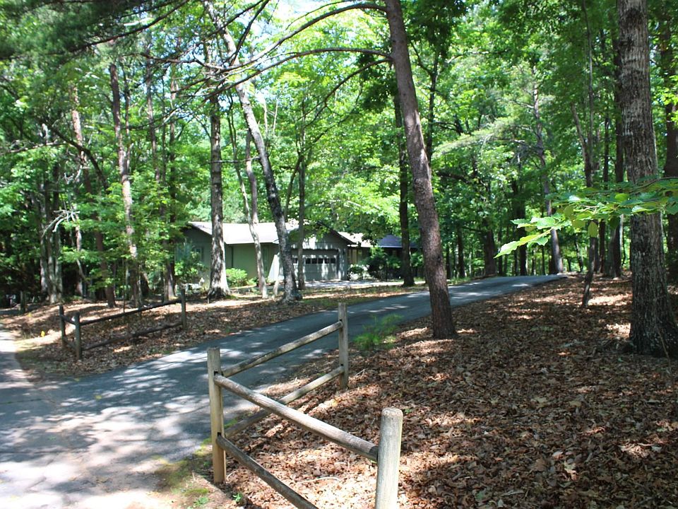 1st image of 30 Oak Ln