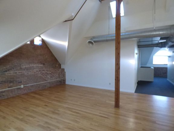 3rd image of 546 Atwood St APT 11
