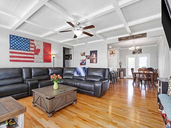 5th image of 1606 Leaf Ln