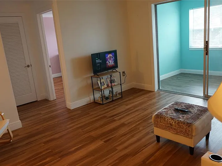 1000 49th St N #311 — Photo 11