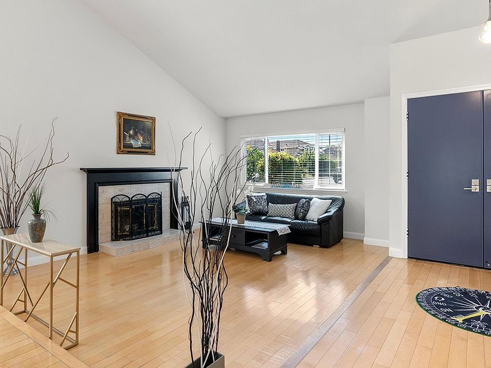 2nd image of 260 Woodbridge Cir