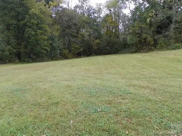 108 Hill St, Morganton, NC 28655