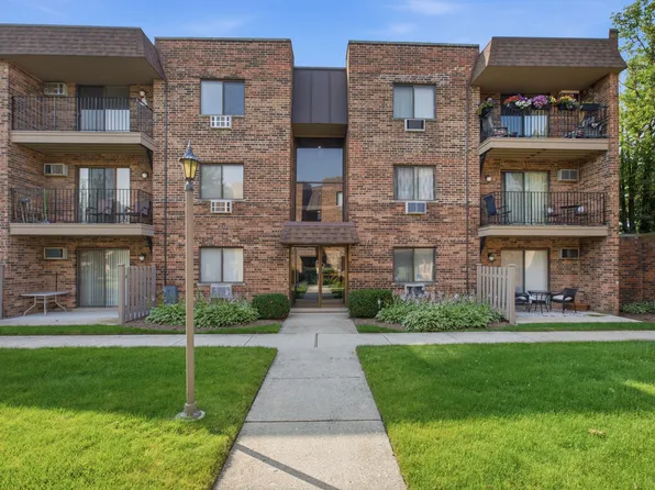 3511 N Central Rd #302, Glenview, IL 60025