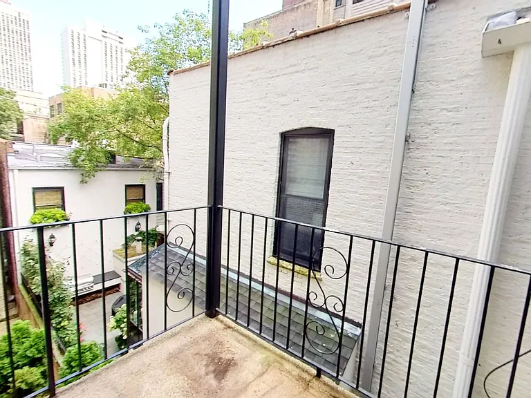 1247 N. State Pkwy — Photo 11