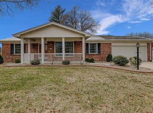 2521 Westport Ln, Saint Charles, MO