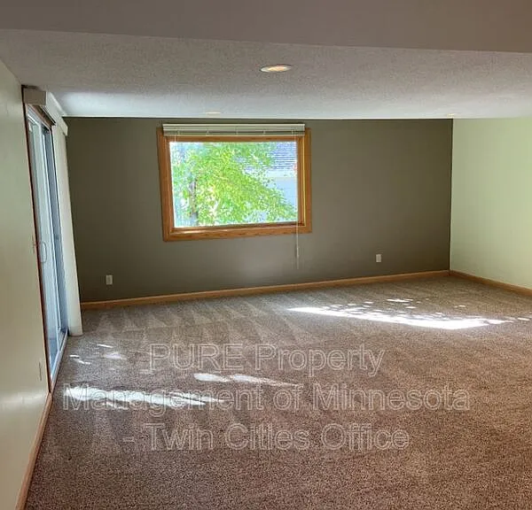 10025 Beard Ave S — Photo 11