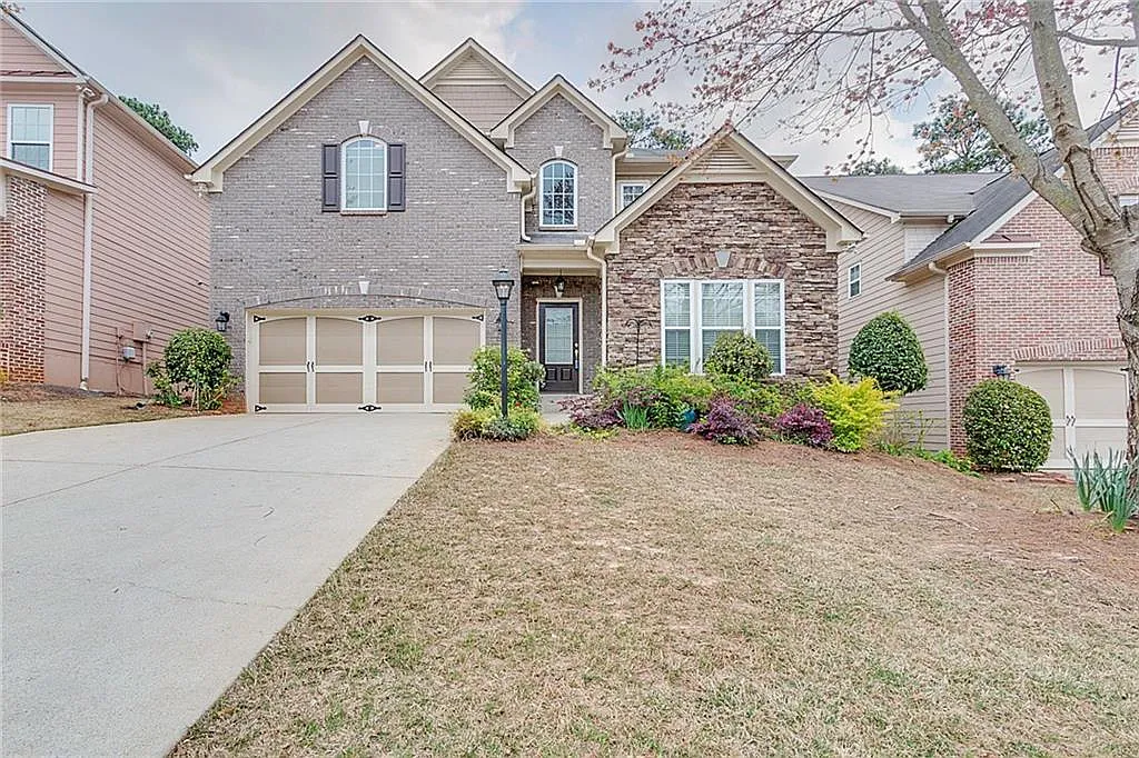 5 bed, 3369 sqft, $3,300 — Photo 1