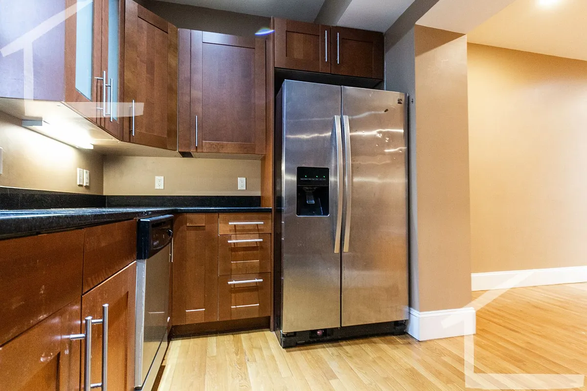 Building Photo - 1592 Beacon St #5