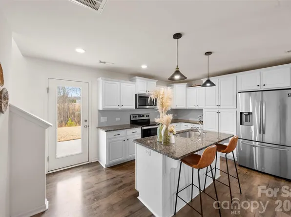 717 Lexington Dr, Albemarle, NC 28001