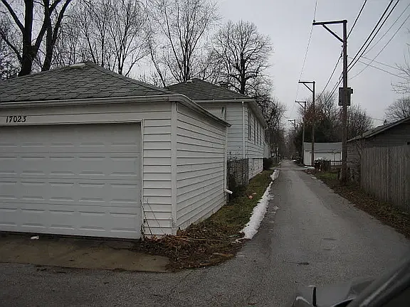 Trapet Ave, Hazel Crest — Photo 3