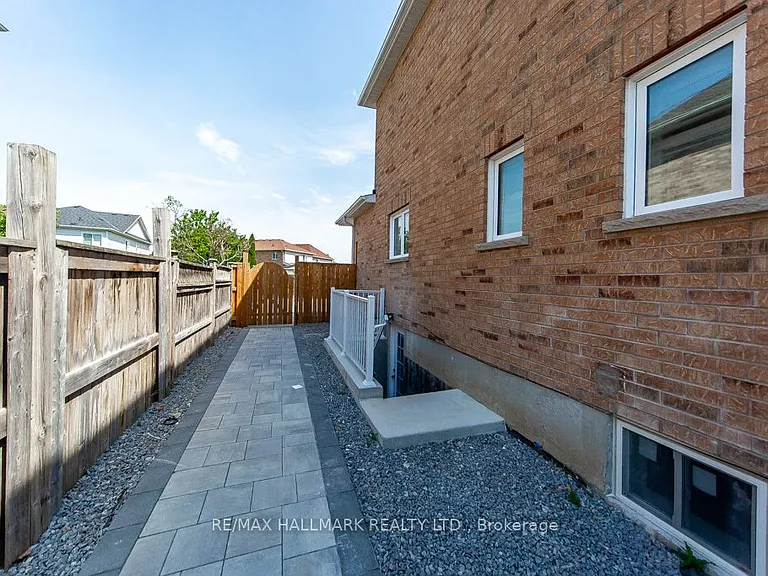 114 Medland Ave — Photo 3