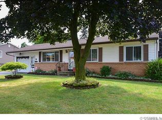 73 Landau Dr, Rochester, NY 14606