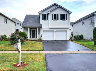 8 Ancient Hwy, Newington, CT 06111