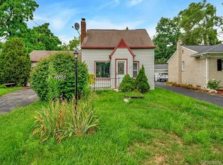 11155 Stark Rd, Livonia, MI 48150