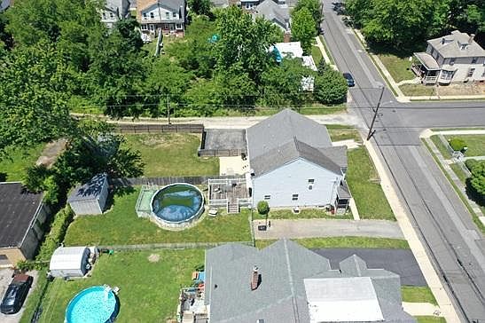 5th image of 414 Collingdale Ave