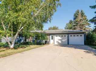 310 15th Ave SE, Devils Lake, ND 58301