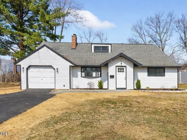 35 Knob Hill Road, Albany, NY 12211