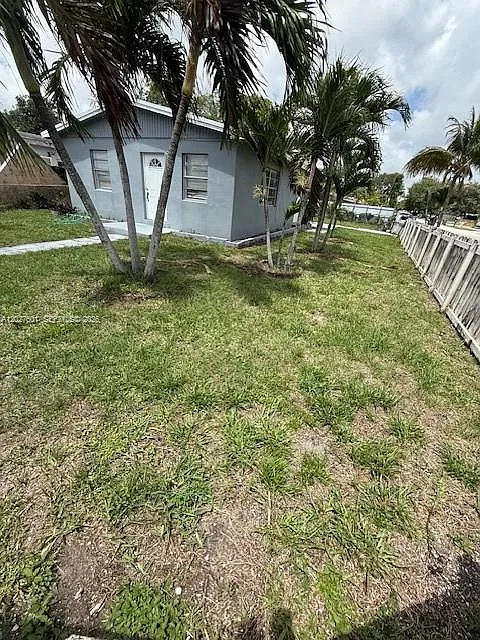 3 bed, 2.0 bath, $2,475 — Photo 2