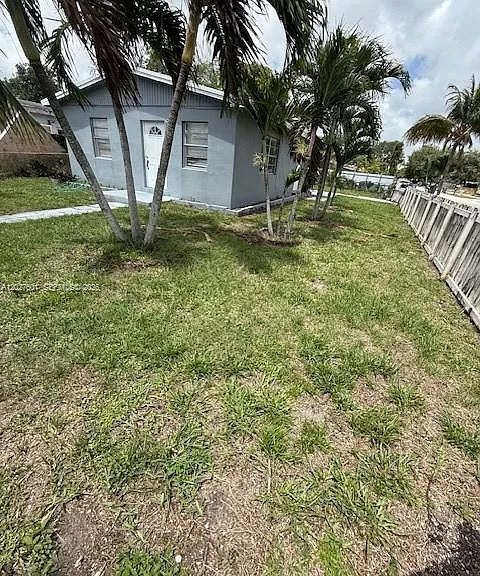 3700 SW 56th Ave — Photo 4