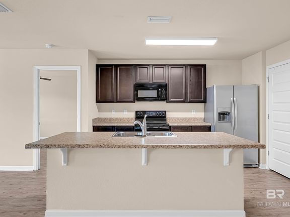 4th image of 17344 Harding Dr