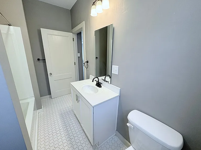 7 W Philadelphia St #3F — Photo 6
