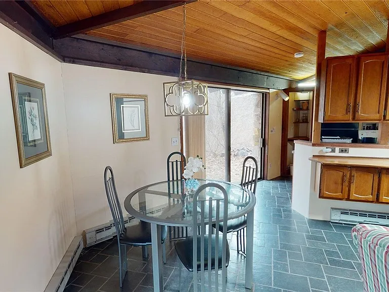 200 Steele Rd — Photo 15