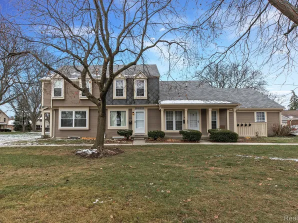 2939 Whittier Ct, Ann Arbor, MI 48104