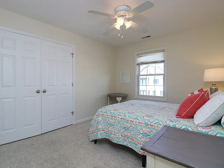 32 S Madison Ave — Photo 21