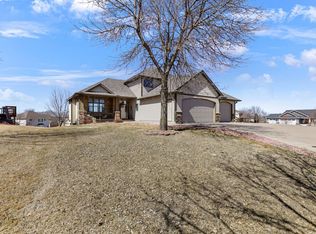 967 Vine Cir, Jordan, MN 55352