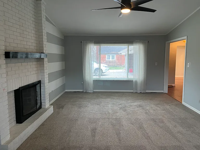 301 S Village Dr — Photo 6