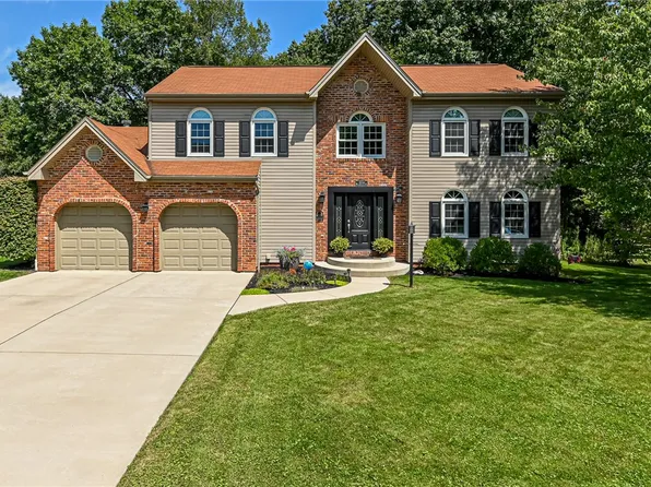 130 Woodbine Dr, Cranberry Township, PA 16066