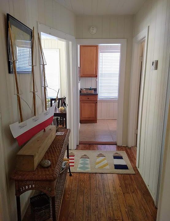 Hall (view from entryway)